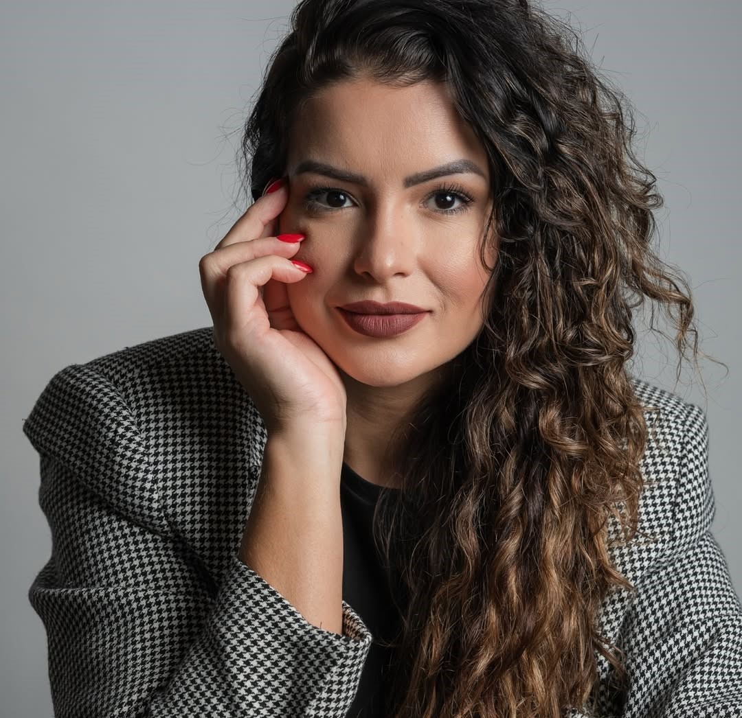 Carol Prates, Beauty Expert em Belo Horizonte - MG, cliente da WS Solutions by Web Salão